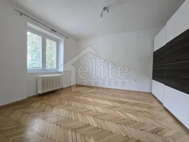 Na prenájom 2-izbový byt, 65 m², Považská Bystrica, Lánska