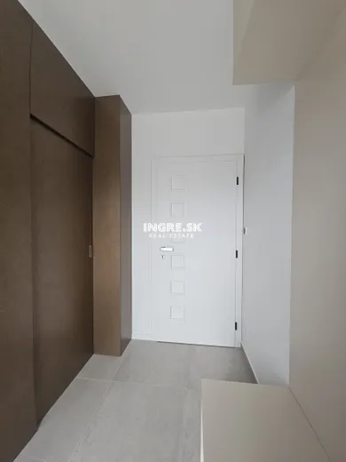 Na predaj 4-izbový byt, 96 m², Rovinka, Zelená