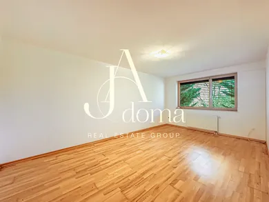 Na prenájom 3-izbový byt, 122 m², Bratislava-Nové Mesto, Horská