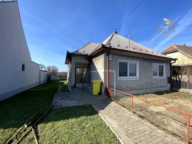 Domy na sprzedaż, 3-pokojowe, Hlohovec · €159 000
