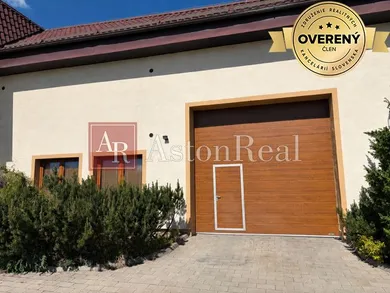 Na prenájom komerčné, 206 m², Poprad