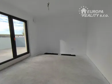 Na predaj 3-izbový byt, Bratislava-Karlova Ves, Staré grunty