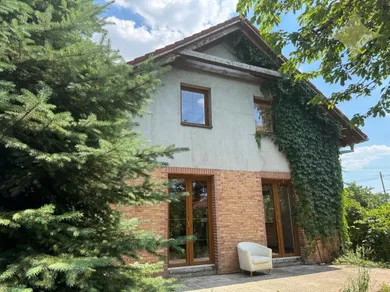 Domy na wynajem, Bratislava-Vajnory · €1900