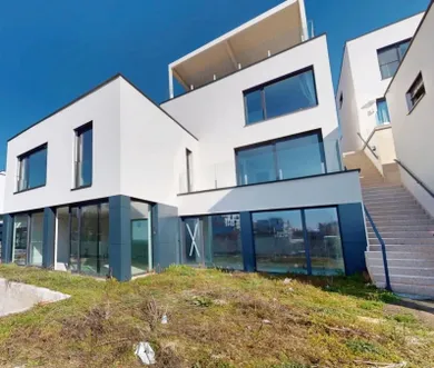 Domy na predaj, Bratislava-Nové Mesto · €1 195 000