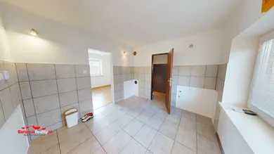 Na predaj 2-izbový dom, 569 m², Veľká Hradná
