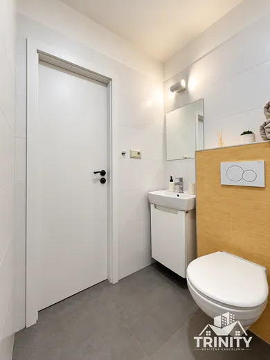 Na prenájom 1-izbový byt, 20 m², Nové Zámky, Nábrežná ulica