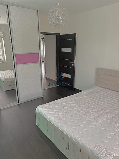 Na prenájom 3-izbový byt, 76 m², Poprad, Podtaranská