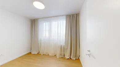 Na predaj 3-izbový byt, 68 m², Bratislava-Petržalka, Mamateyova