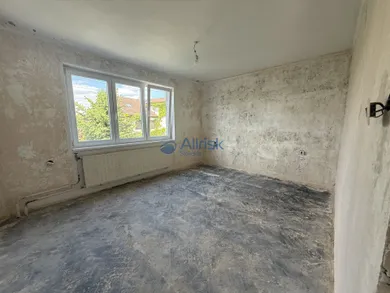 Na predaj 4-izbový dom, 100 m², Šaľa, Železničná