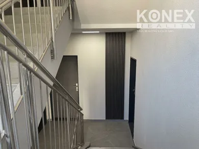 Na predaj 4-izbový byt, 1 m², Veľké Kapušany, P. O. Hviezdoslava