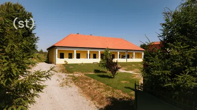 Na prenájom dom, 200 m², Čermany