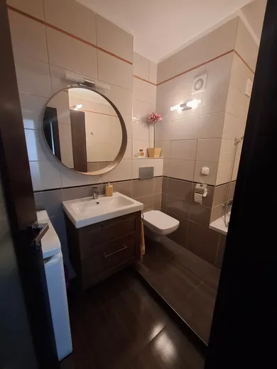 Na predaj 3-izbový byt, 76 m², Komárno