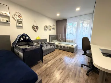 Na predaj 3-izbový byt, 80 m², Prievidza