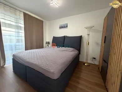 Na predaj 3-izbový byt, 59 m², Hviezdoslavov, Mesačná