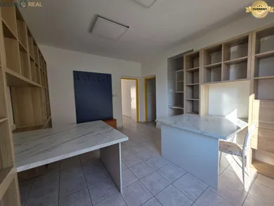 Na prenájom komerčné, 12 m², Galanta, 29. augusta