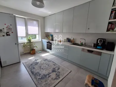 Na predaj 4-izbový byt, 100 m², Trenčín, Halalovka