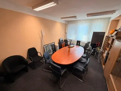 Na prenájom komerčné, 40 m², Bratislava-Ružinov, Studená