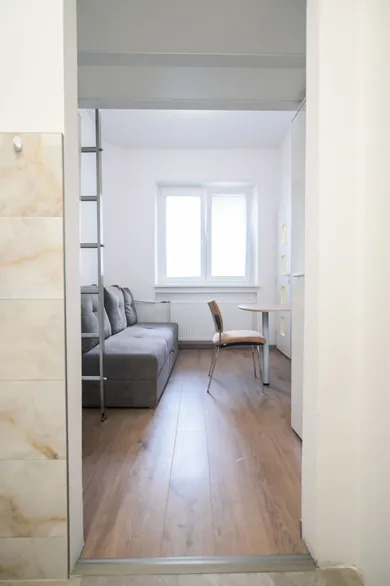 Na prenájom 1-izbový byt, 17 m², Bratislava-Staré Mesto