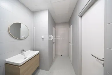 Na prenájom komerčné, 44 m², Bratislava-Ružinov, Záhradnícka