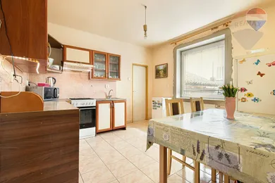 Domy na sprzedaż, 4-pokojowe, Kvetoslavov · €219 000