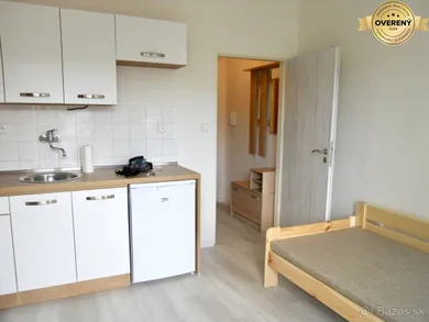Mieszkania na wynajem, 1-pokojowe, Bratislava-Rača · €400