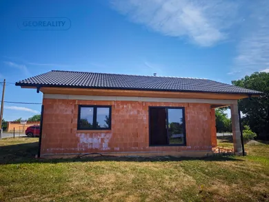 Na predaj dom, 80 m², Zbrojníky