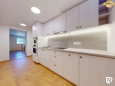 Na prenájom dom v Bratislava-Záhorská Bystrica · €2 900 · Dokončené