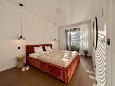 Na prenájom 2-izbový byt, 60 m², Bratislava-Staré Mesto, Školská