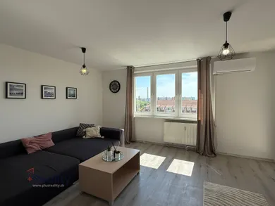 Mieszkania na wynajem, 3-pokojowe, Dunajská Streda · €620