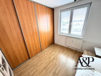 Na predaj 3-izbový byt, 67 m², Senica, Sotinská