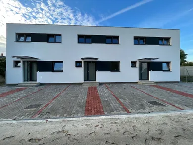 Domy na predaj 4-izbový, Bratislava-Vrakuňa · €395 000