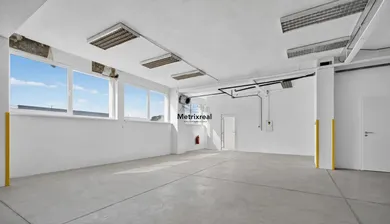 Komerčné priestory na prenájom, Bratislava-Nové Mesto · €3 509