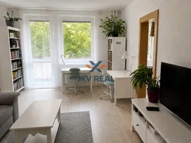 Na prenájom 3-izbový byt, 65 m², Bratislava-Dúbravka, Húščavova