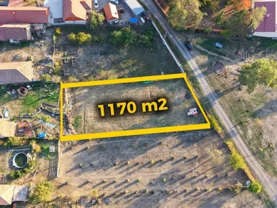 Pozemky na predaj, Levice · €35 000