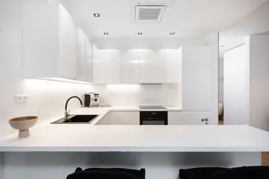 Na prenájom 3-izbový byt, 88 m², Bratislava-Nové Mesto, Pod Vtáčnikom