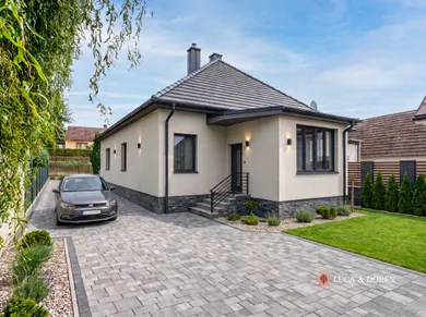 Eladó házak, Žilina · €200 000