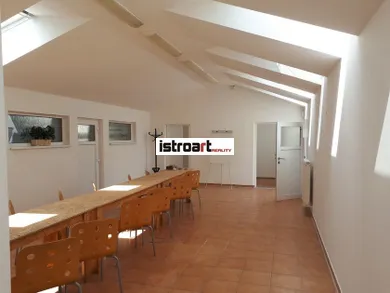 Na prenájom komerčné, 200 m², Bratislava-Záhorská Bystrica