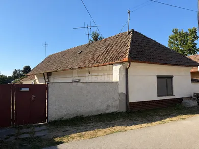 Domy na sprzedaż, Levice · €124 800