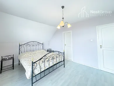 Na predaj 6-izbový dom, 270 m², Levice