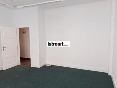 Na prenájom komerčné, 22 m², Bratislava-Staré Mesto, Michalská