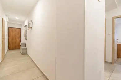 Na predaj 3-izbový byt, 70 m², Bratislava-Nové Mesto