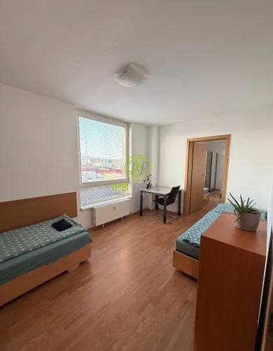 Na predaj 4-izbový byt, 95 m², Bratislava-Nové Mesto, Nová Rožňavská