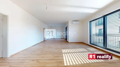 Eladó lakások, 3-szobás, Piešťany · €327 900