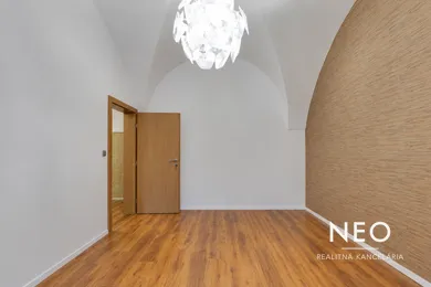Na predaj 3-izbový byt, 99 m², Trnava, Ulica Hlavná