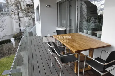 Na prenájom 4-izbový byt, 155 m², Bratislava-Staré Mesto