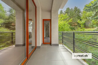 Na prenájom 3-izbový byt, 81 m², Bratislava-Staré Mesto, Červeňova