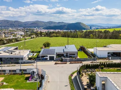Domy na sprzedaż, 4-pokojowe, Banská Bystrica · €750 000