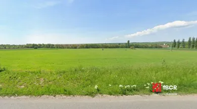 Na predaj pozemok, Suchá nad Parnou