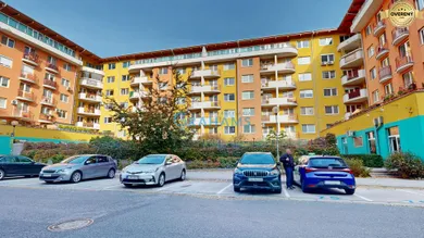 Na predaj komerčné, 421 m², Bratislava-Petržalka, Šustekova