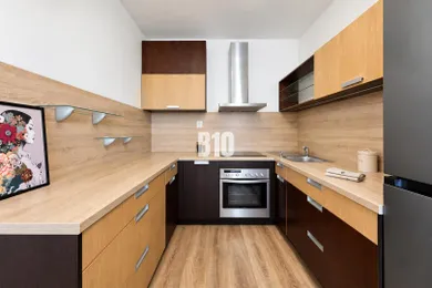 Na prenájom 2-izbový byt, 45 m², Bratislava-Petržalka